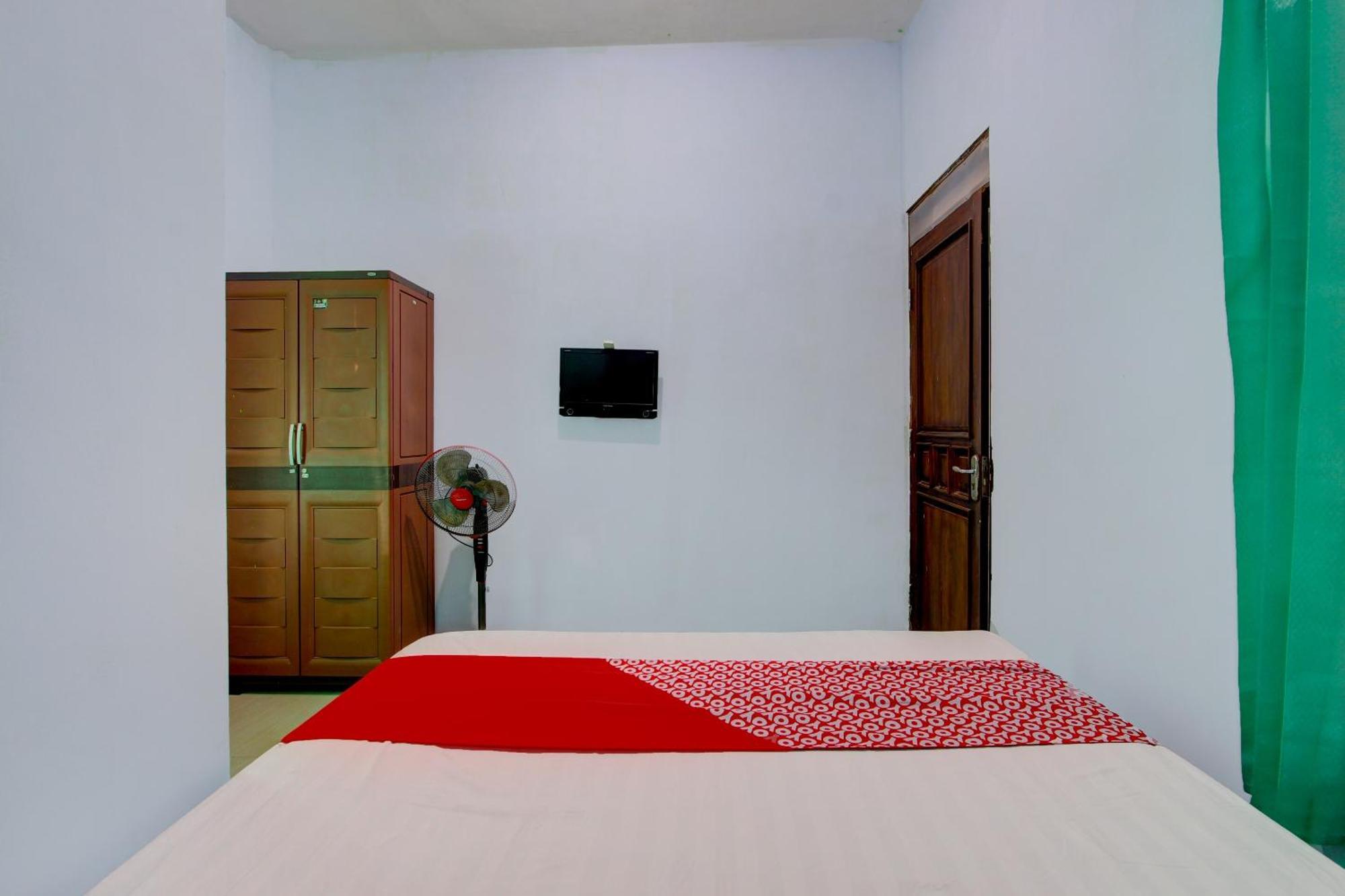 Super Oyo 93012 Griya Kencana Asri Syariah Lawean Exterior photo