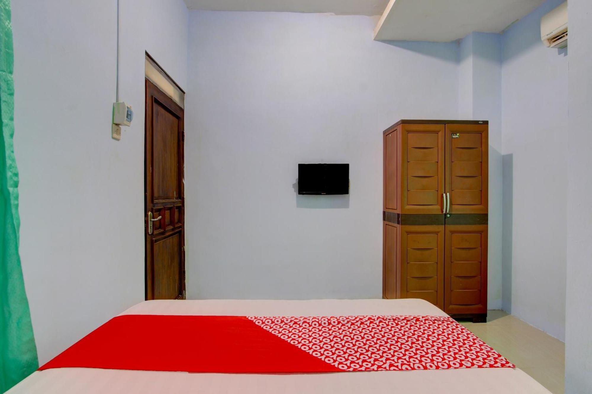 Super Oyo 93012 Griya Kencana Asri Syariah Lawean Exterior photo