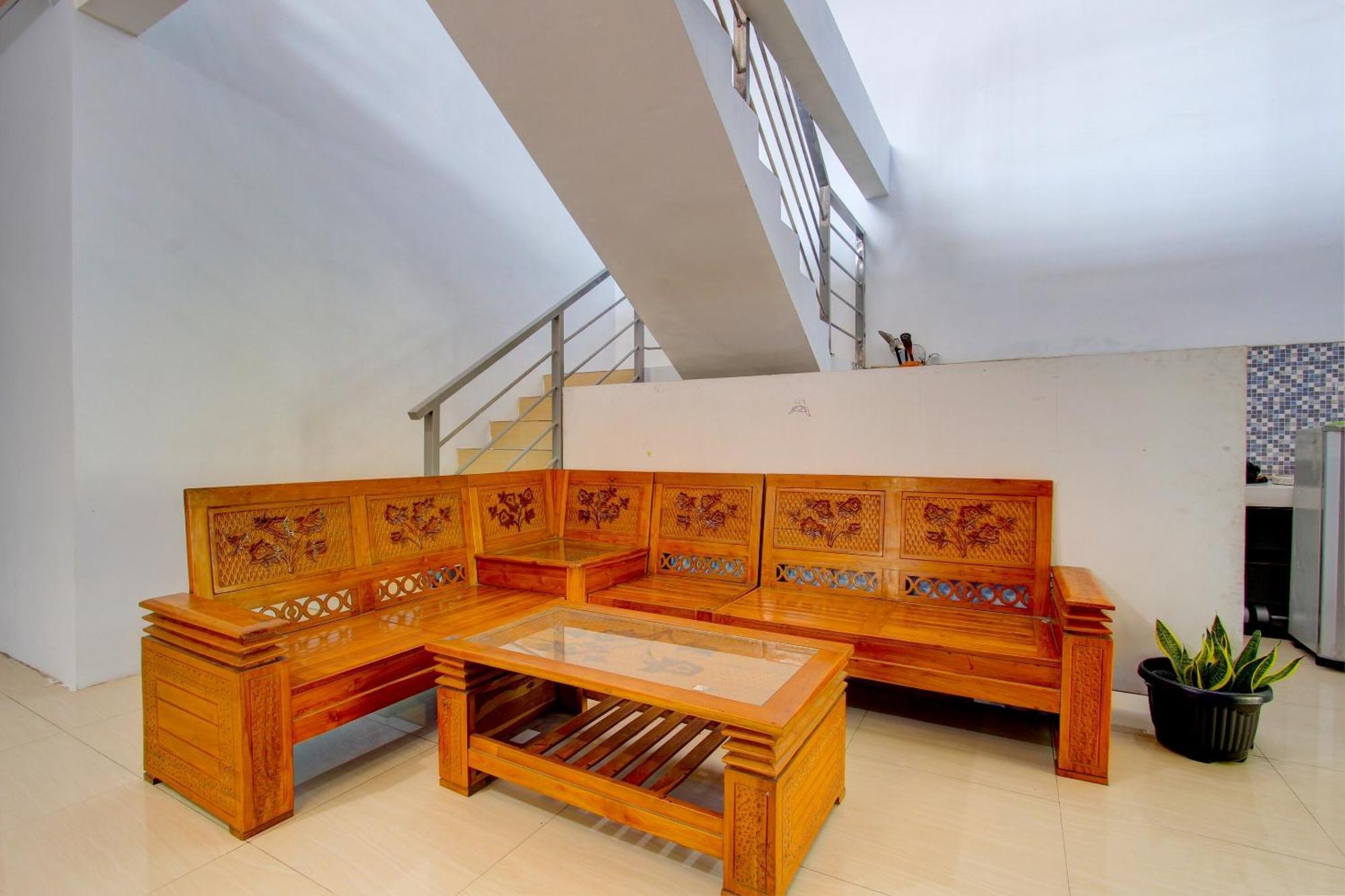 Super Oyo 93012 Griya Kencana Asri Syariah Lawean Exterior photo